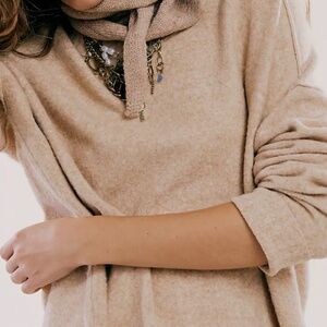 Free People Pheobe Pullover in Light Camel Heather sizeXL